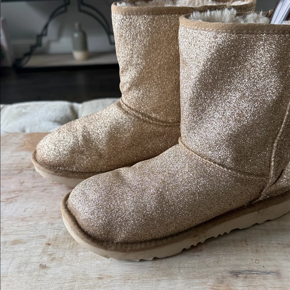 Ugg Women’s 5 Sparkly Glitter‎ Gold Ankle Boots
